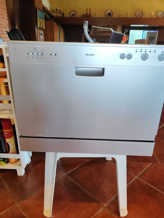 Máquina de lavar louça Becken de bancada.
