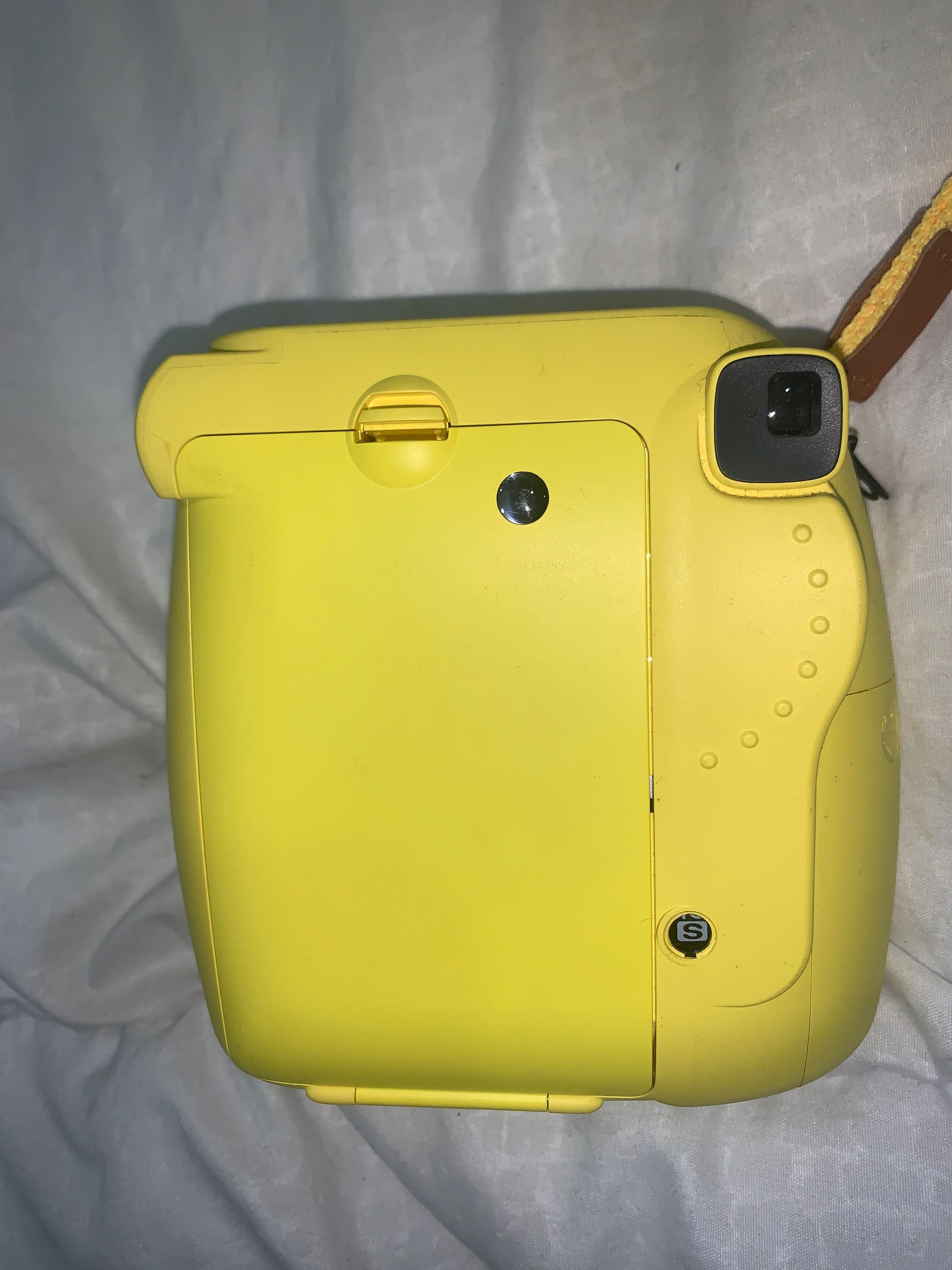 Instax mini 9 amarela