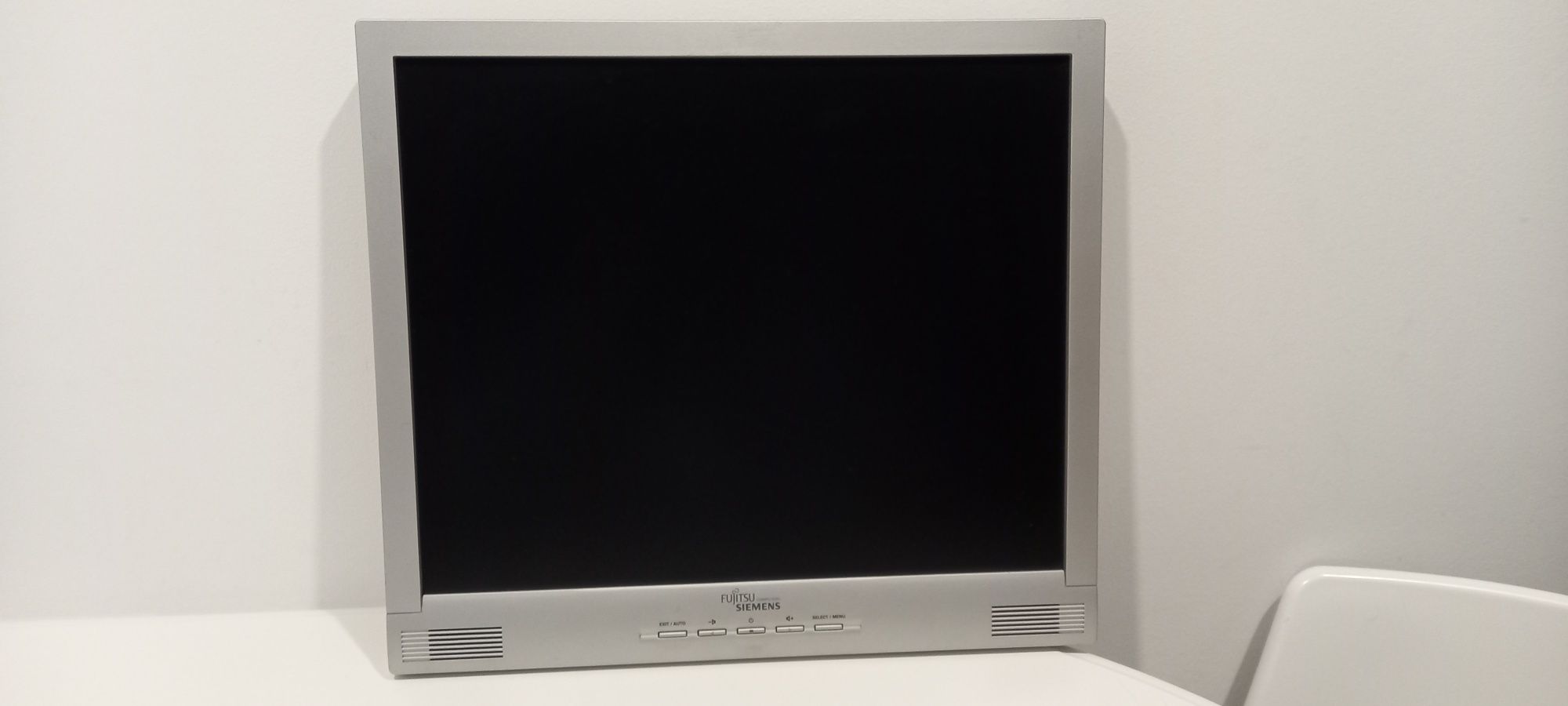 Monitor LCD Fujitsu Siemens