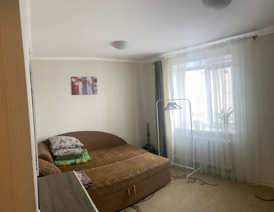 2-кімнатна квартира , подобово .