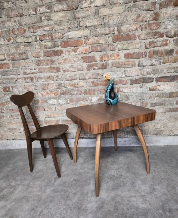 Stolik Halabala po całkowitej renowacji CUDO