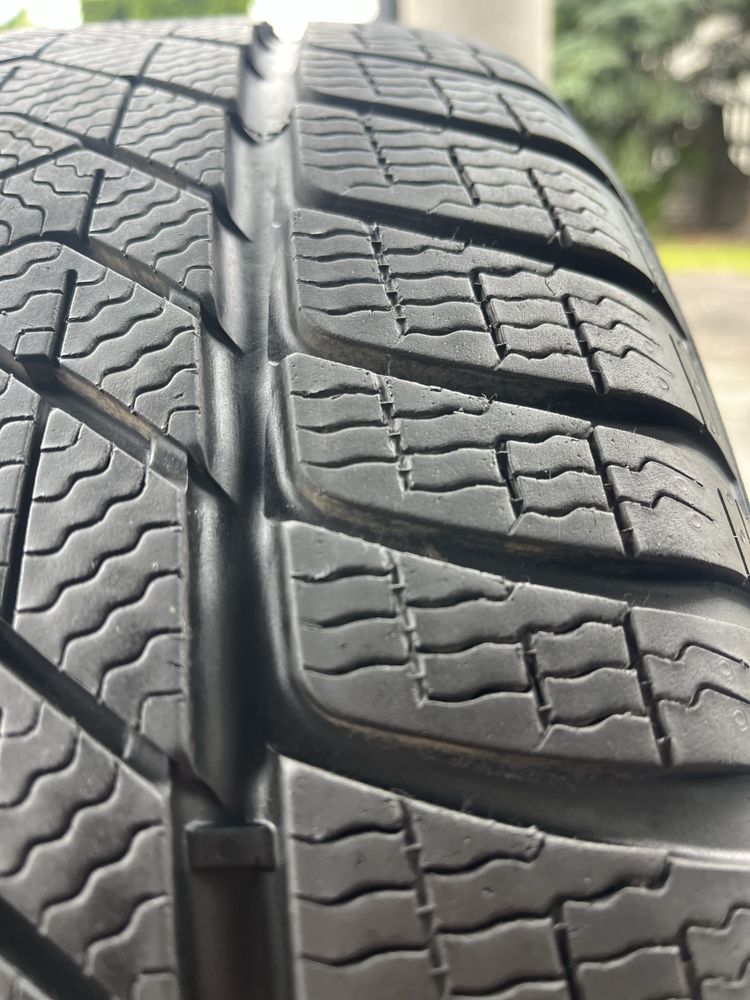 Zimowe Pirelli 235/45 r18, 2023 r
