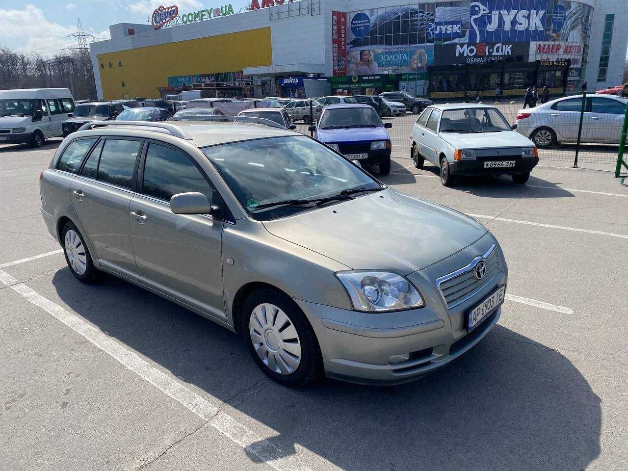 Toyota Avensis 2003 (гбо)