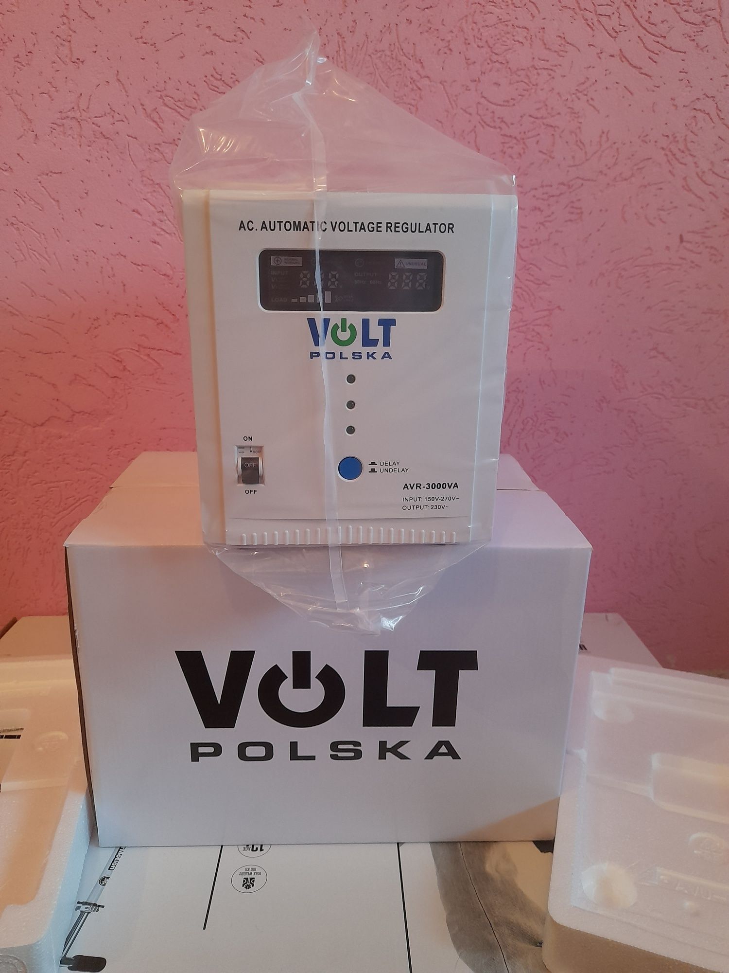 Стабілізатор напруги Volt Polska AVR-2000VA  2000 Вт