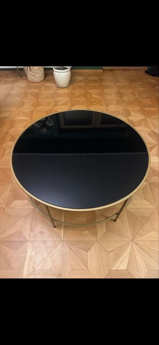 Szklany stół stoliczek na złotych nogach