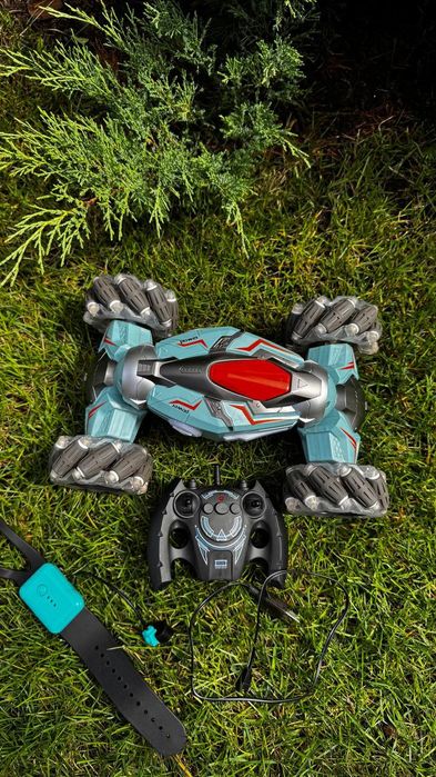 Машинка на радиоуправлении 4х4