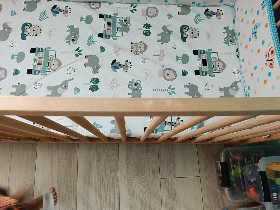 Łóżeczko dziecięce drewniane
