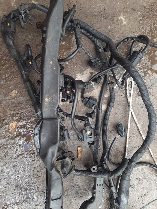 Підкапотка підкапотна проводка провода мотора Тойота Авенсіс т25 2.2