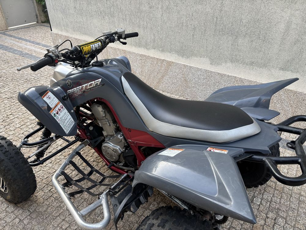 Yamaha Raptor 700R com muitos extras
