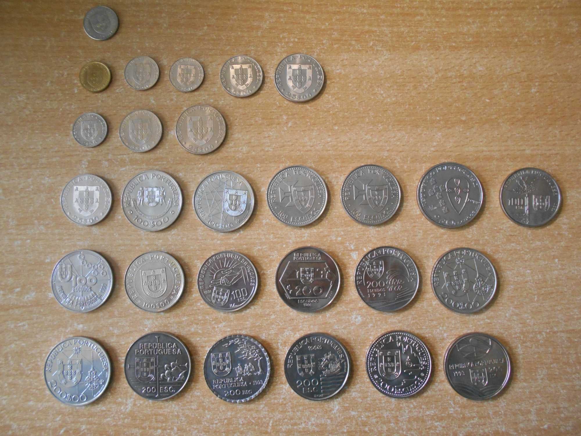 28 moedas comemorativas de coleção (escudos). Não circuladas (Belas).