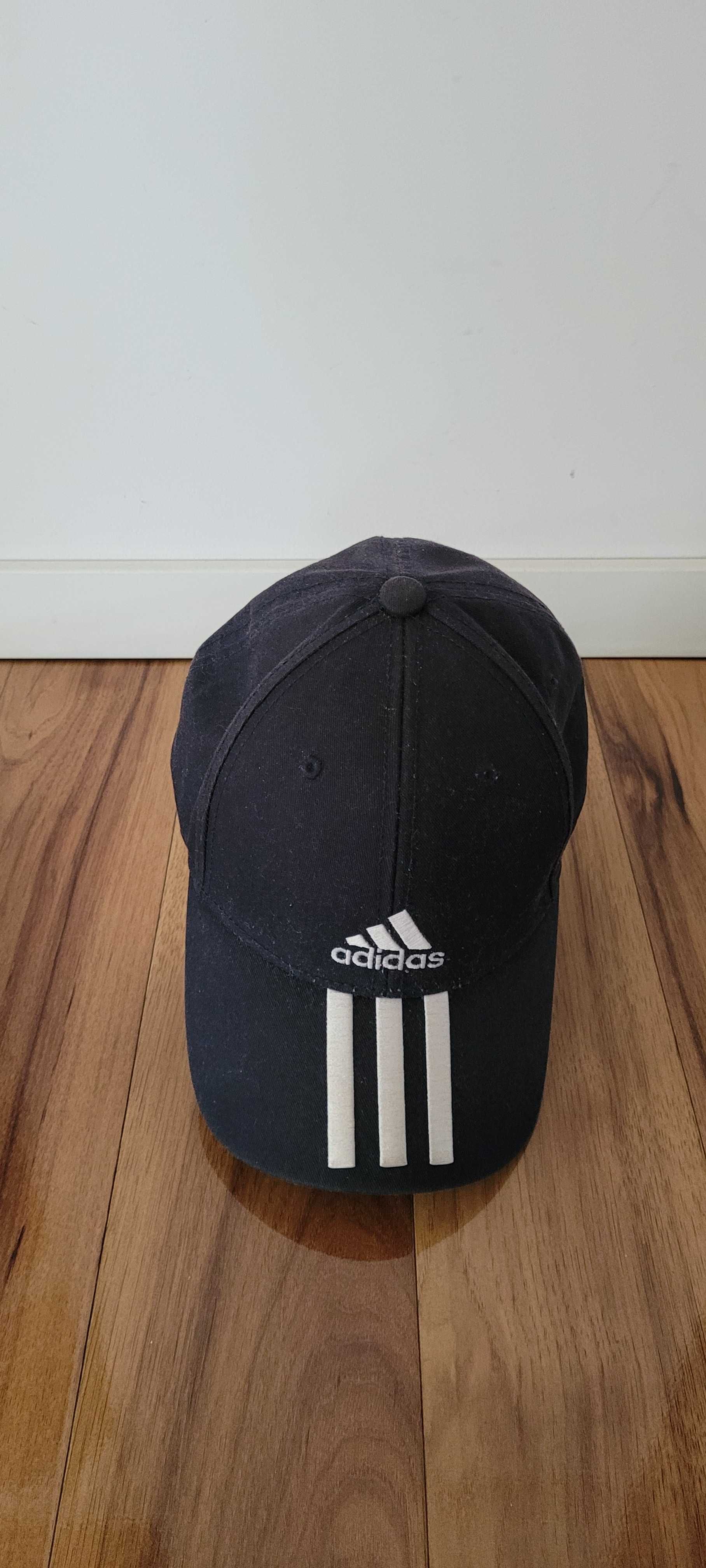Granatowa  czapka z daszkiem regulowana adidas.