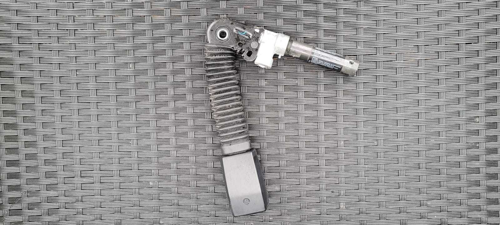 Napinacz pasa prawy BMW 3 E46 lift f vat