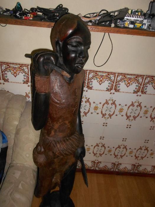 Escultura de artesanato africano