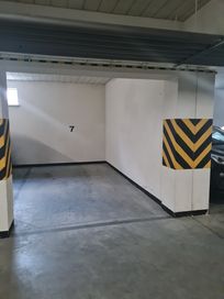 Miejsce postojowe w garażu podziemnym blisko centrum