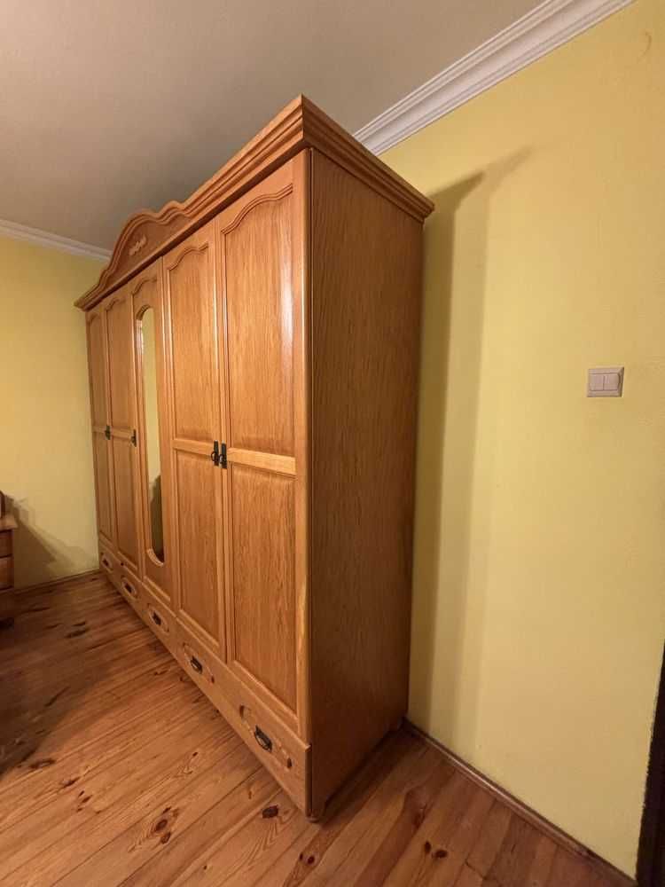 Продаю мебель для спальни из натурального массива ДУБа