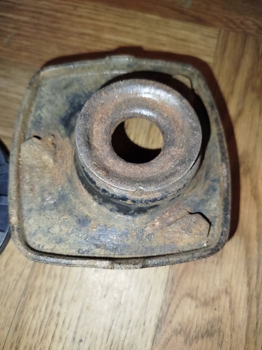 Опора заднього амортизатора Мерседес W163