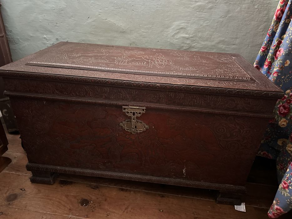 Arca de madeira antiga