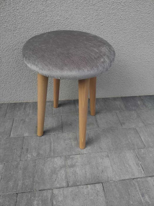 Taboret tapicerowany