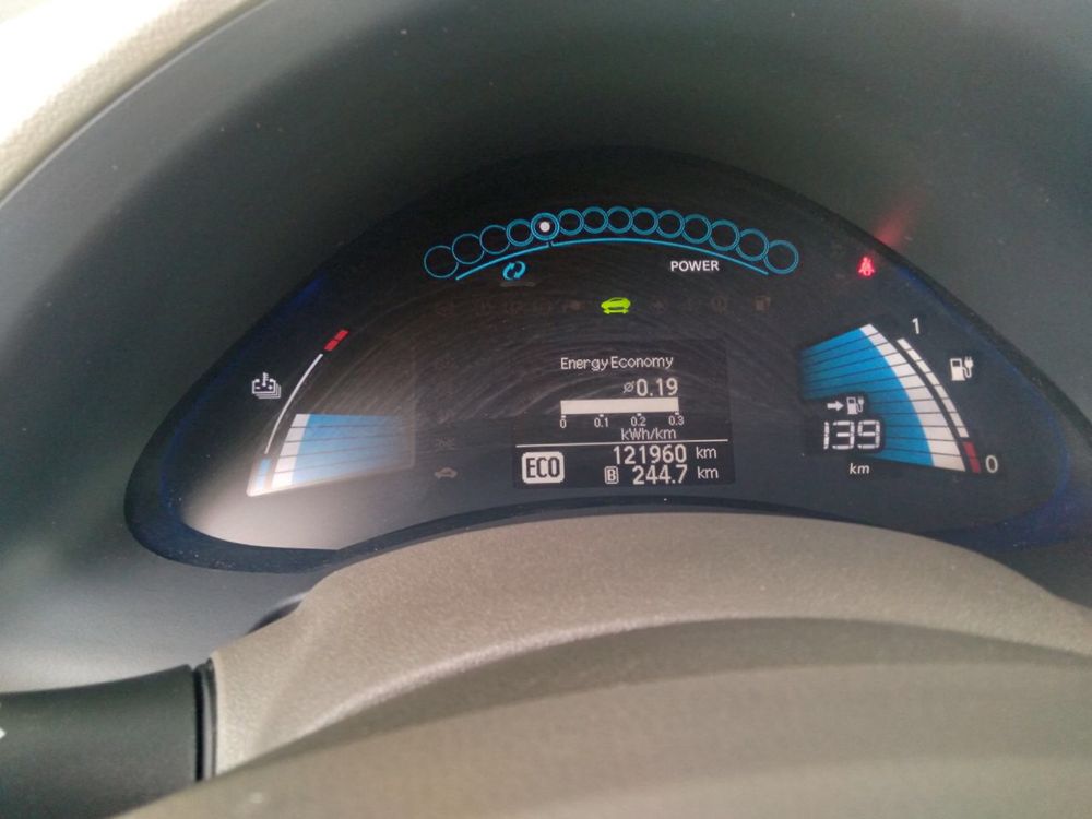 Nissan Leaf 2013 рік ,рідна фарба ,запас ходу 110-120км