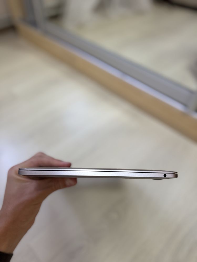 Macbook Pro 2017 i7 16 512 хороший стан