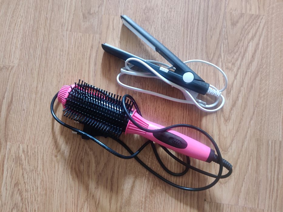 Гребінець стайлер електричний — Nova