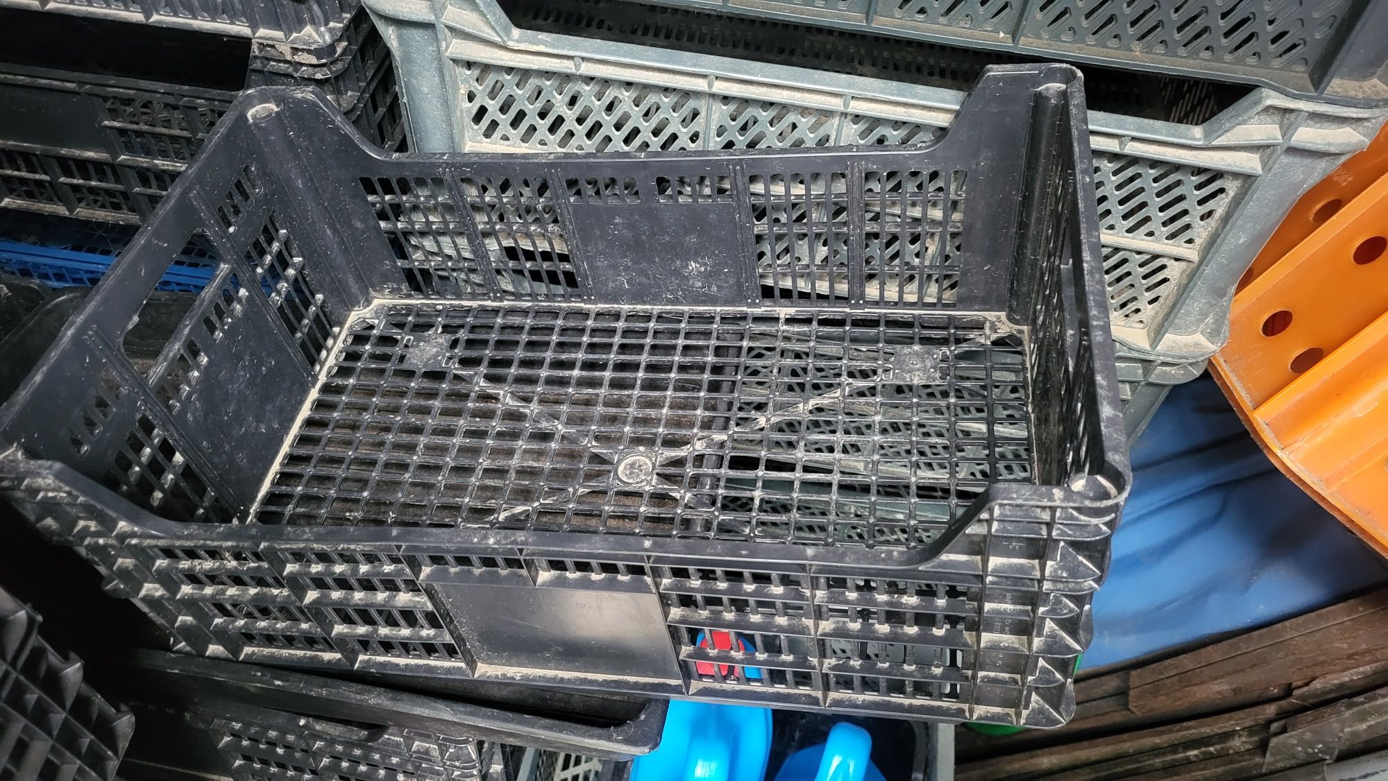 Sprzedam Skrzynki plastikowe