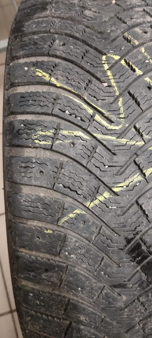 Продам Зимові шини MICHELIN LATITUDE X-ICE NORTH 225/65 R17 102T