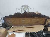 Cabeceira (cama casal) em madeira de vinhático e palhinha