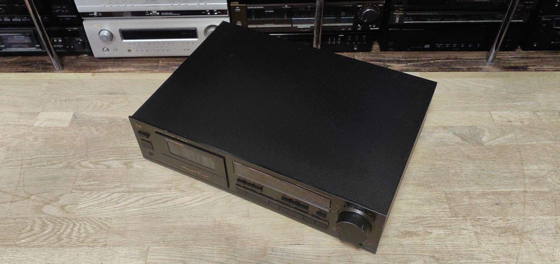 Касетний програвач Dual CC5850