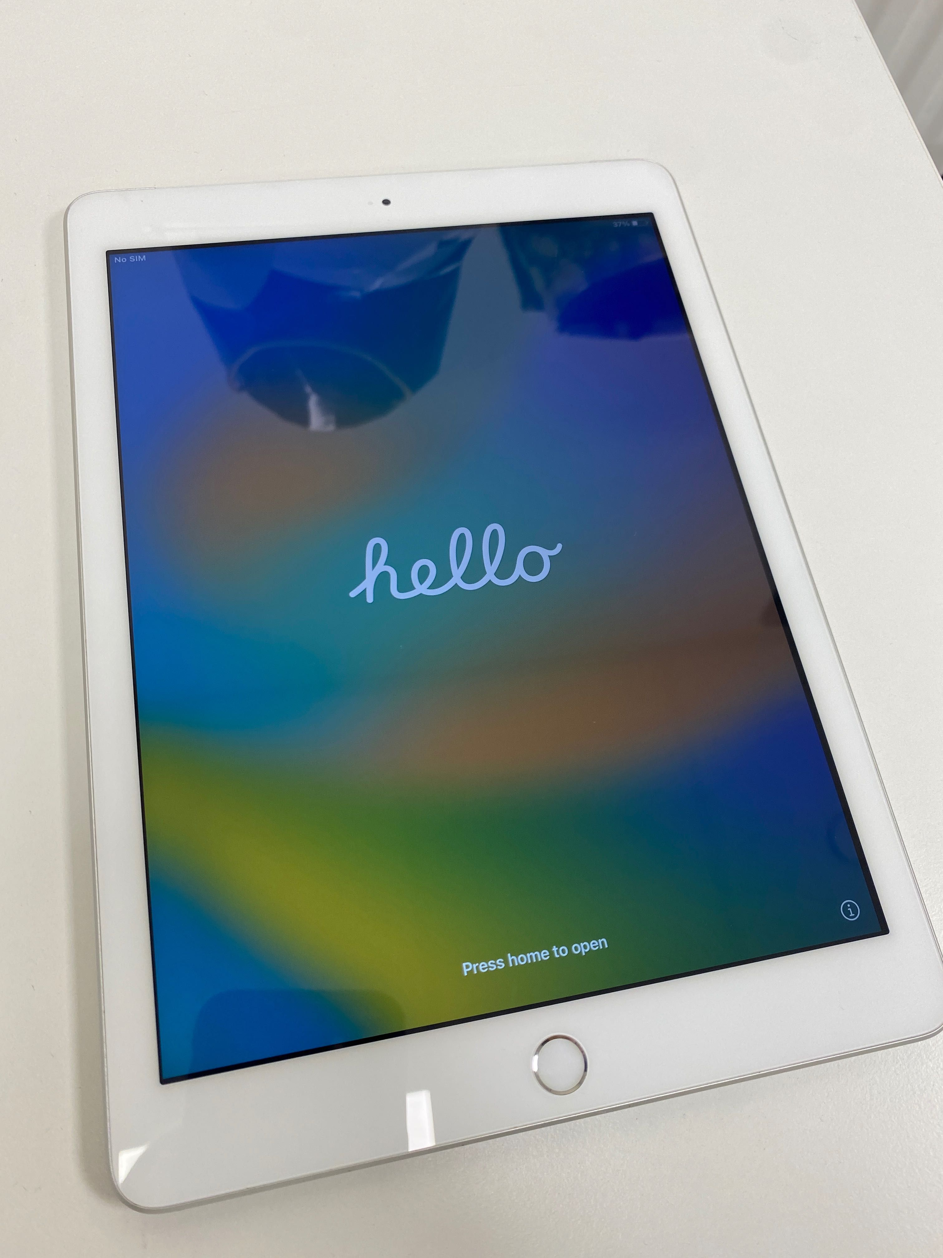 Tablet Apple iPad 5. generacji 128 GB model A1823 z Cellular!
