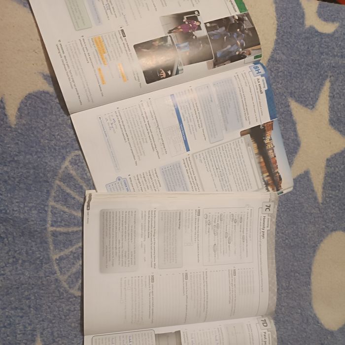 Solutions Third Edition Pre-Intermediate student's Book + Workbook