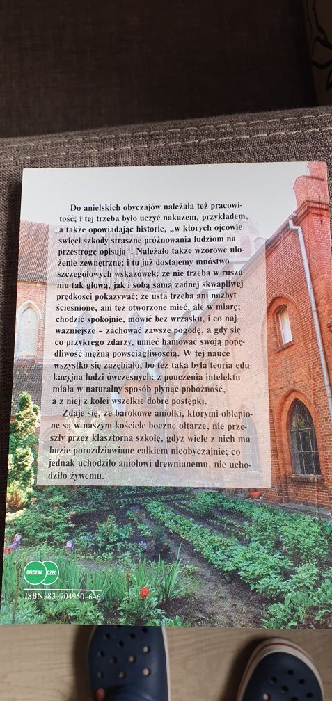Książka o klasztorze w Żarnowcu