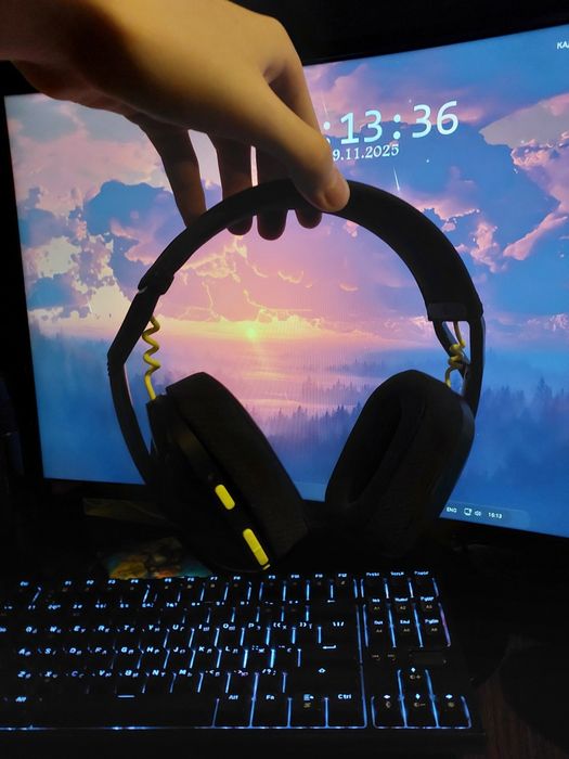 Навушникі Logitech G435 Black