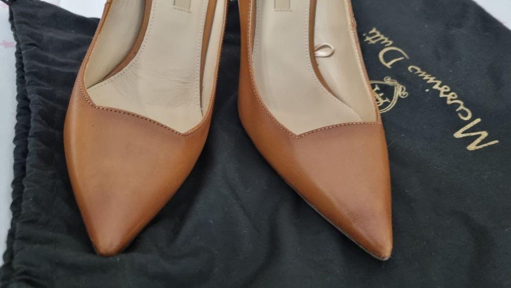 Sapatos camel 38