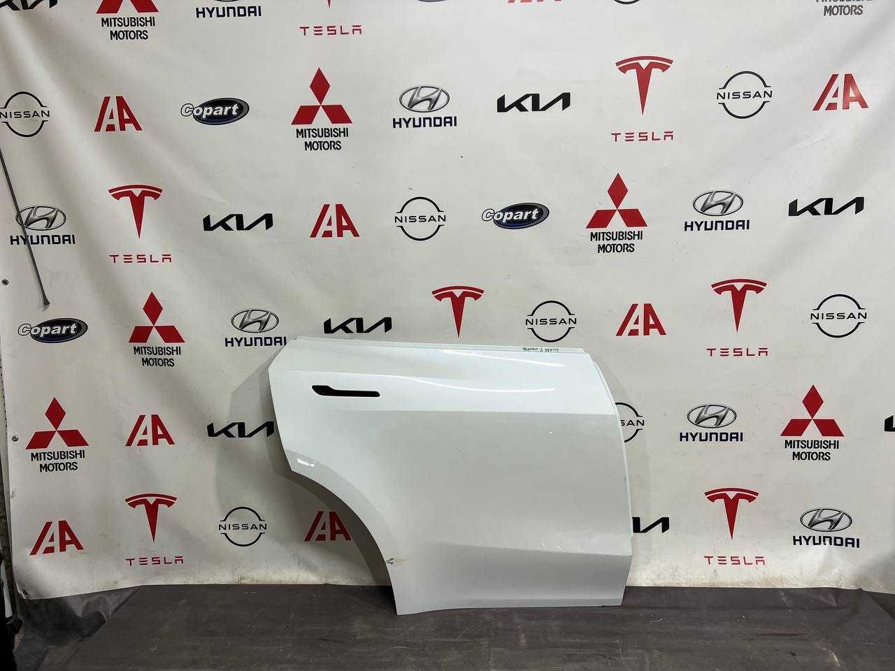Двері задні праві Tesla Model Y 2020-2024