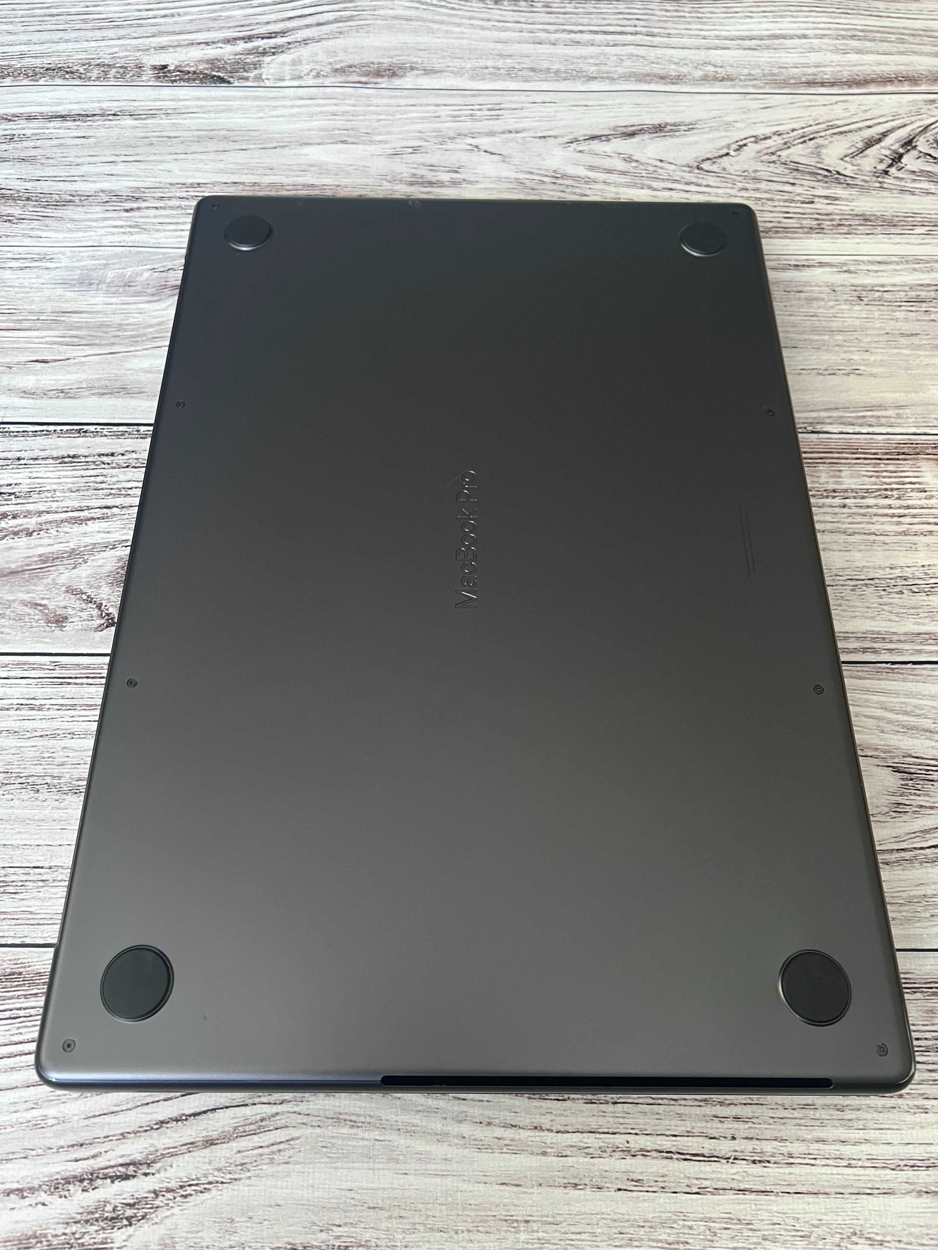 MacBook Pro 16 2023 M3 Pro 36GB RAM / 512GB SSD Space Black