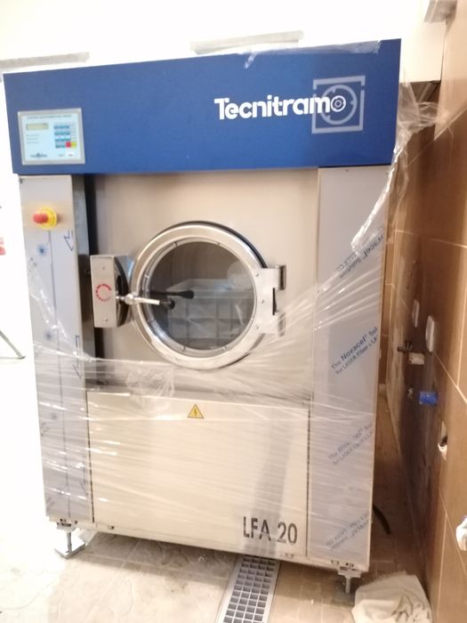 Máquina de lavar roupa industrial ou Self service Residências sénior