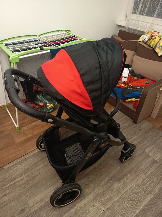 Wózek spacerowy dla dziecka pilnie