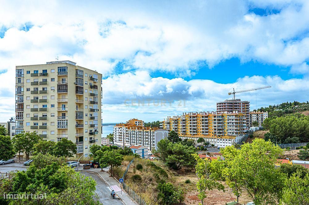 Descubra o seu refúgio neste T3 com uma vista deslumbrante