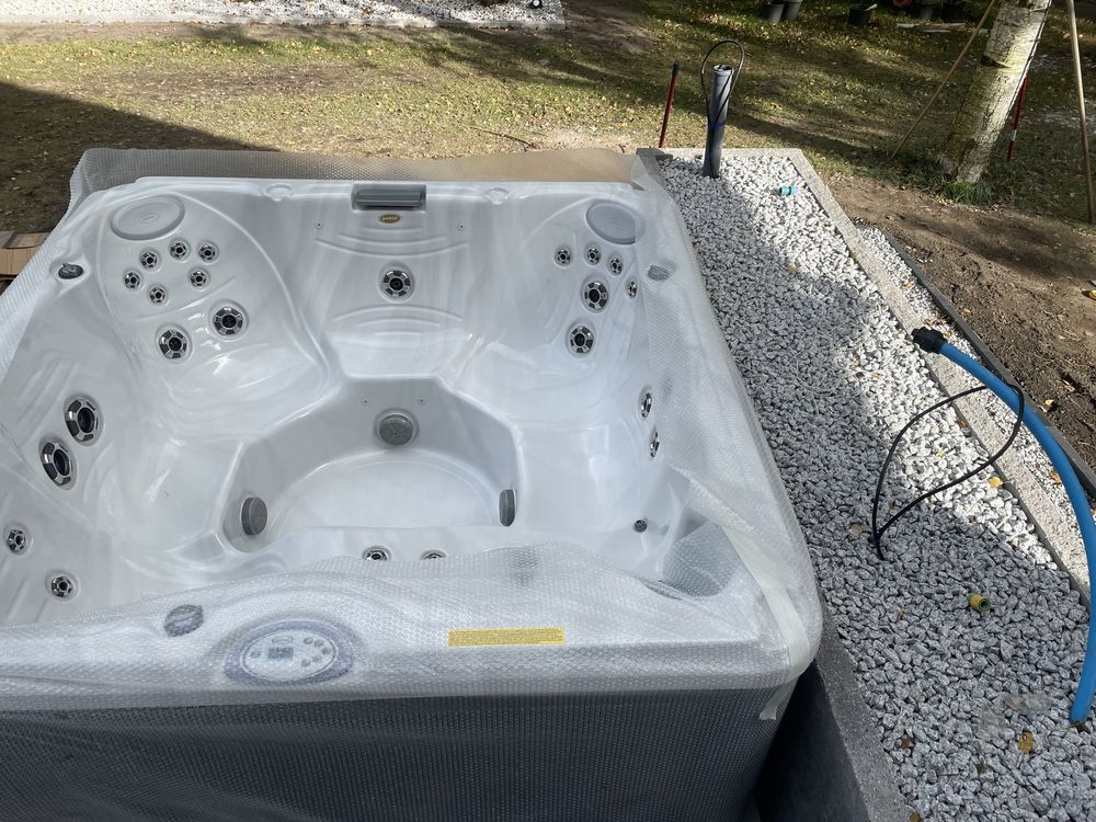 SPA oryginalne  Jacuzzi J235 z pokrywą termiczną NOWE NIEROZPAKOWANE