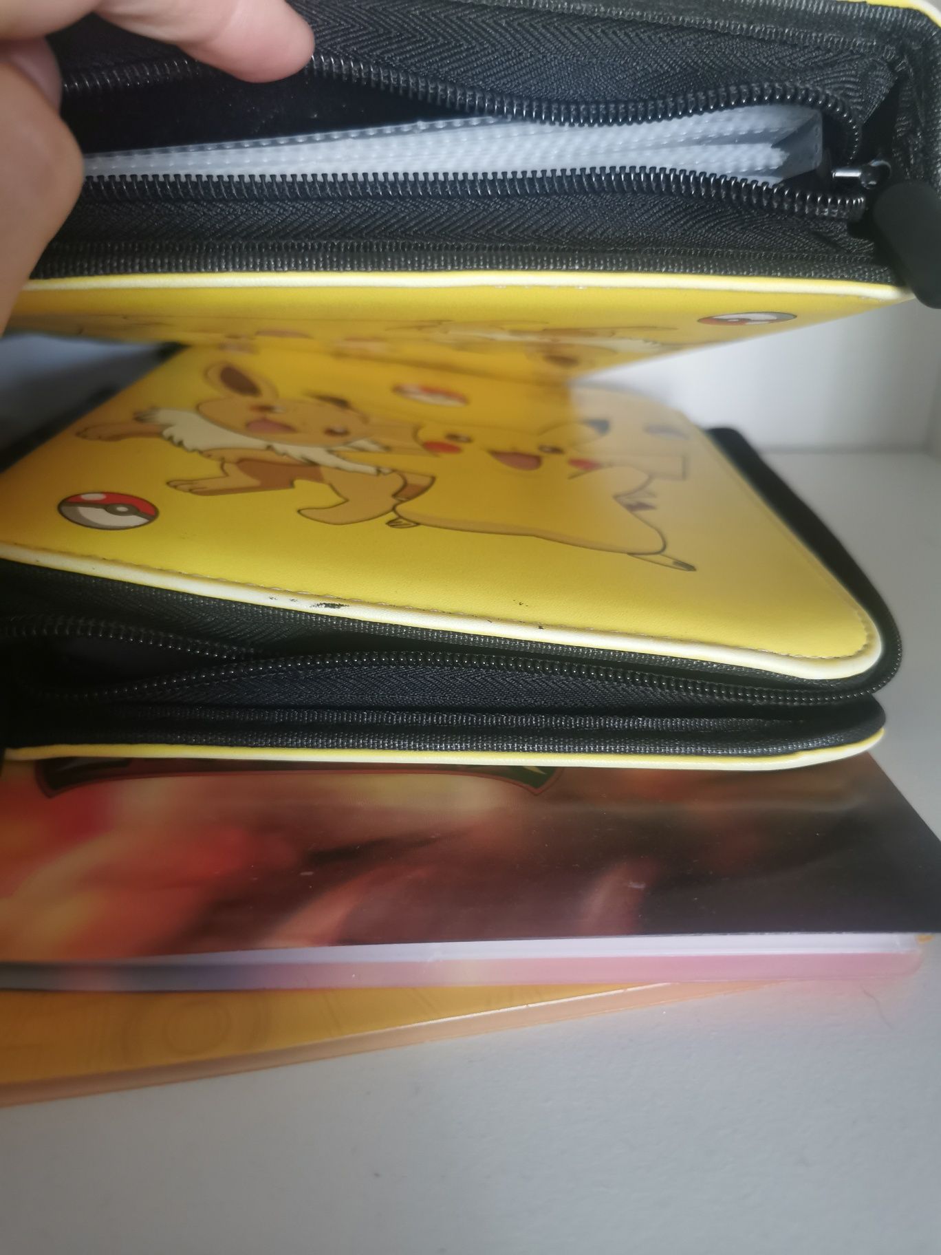 4 albumy pokemon