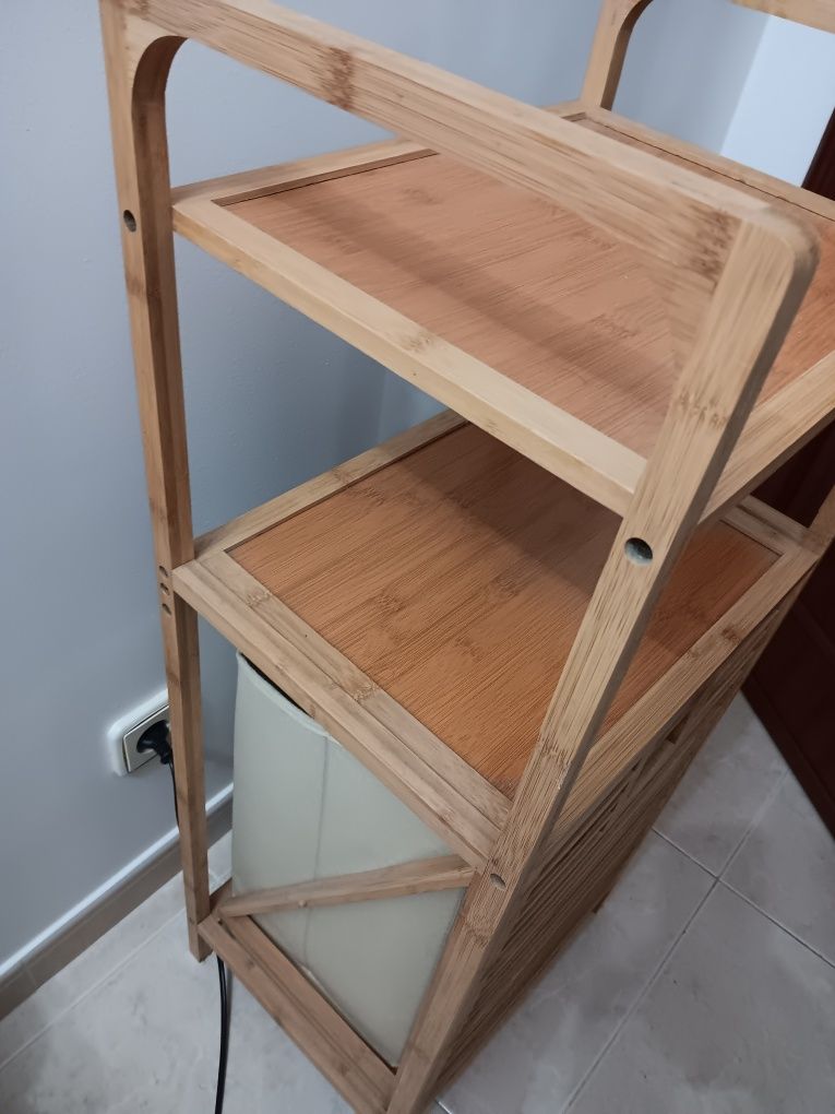 Cesto de roupa suja Bamboo com prateleira