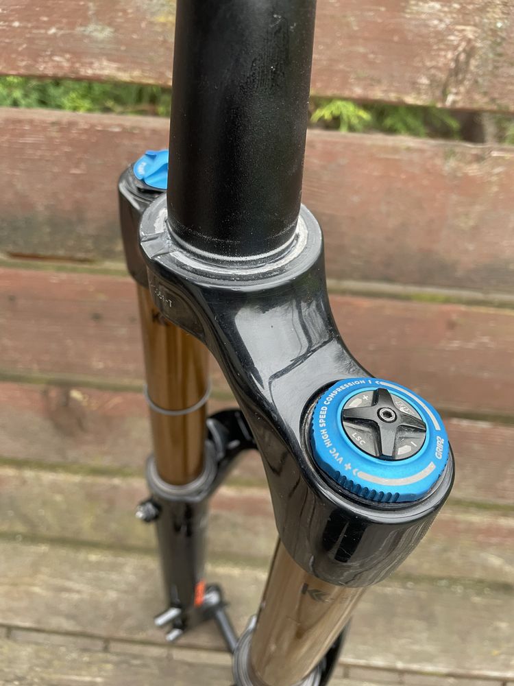 Fox 38 Grip 2  29” 180mm   Amortyzator Rockshox zeb dorado 36 enduro