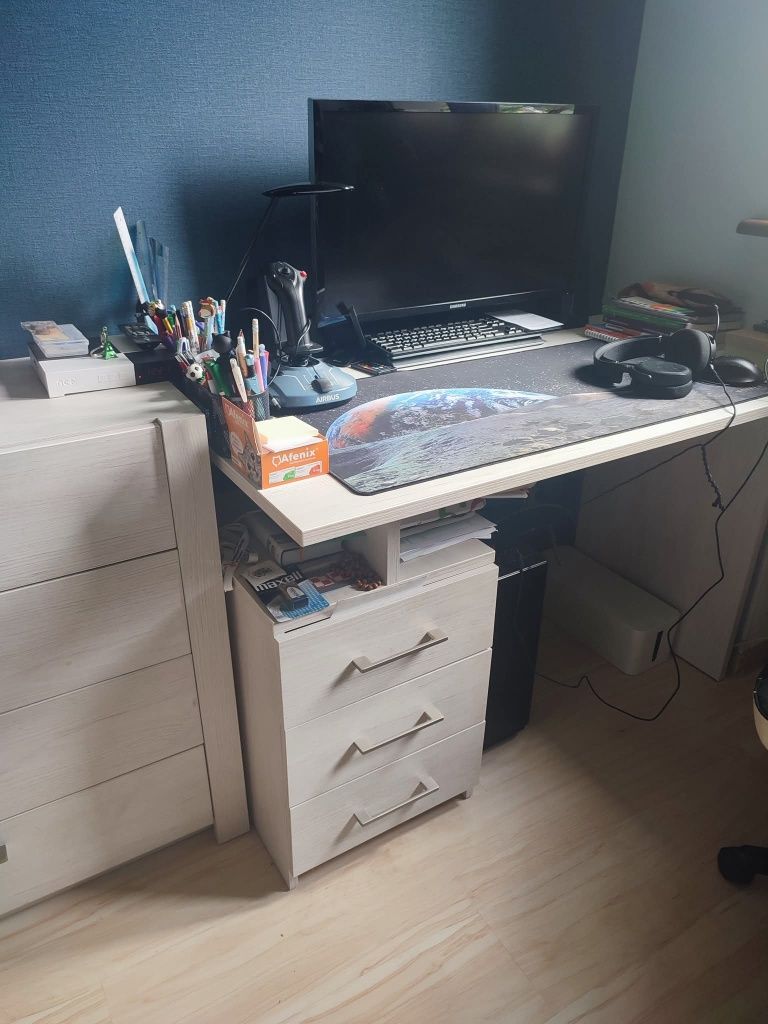 Komplet mebli stan bardzo dobry