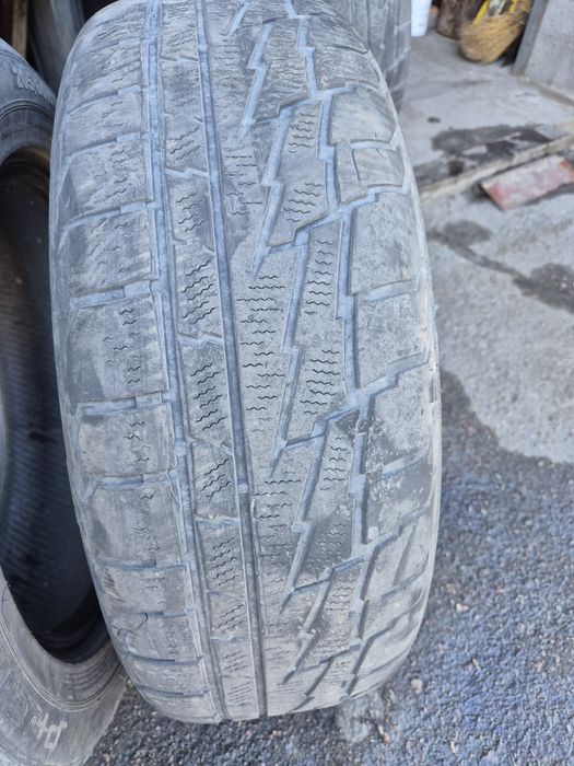 Продам зимові шини 205/60 R16 ціна за комплект 3000 грн