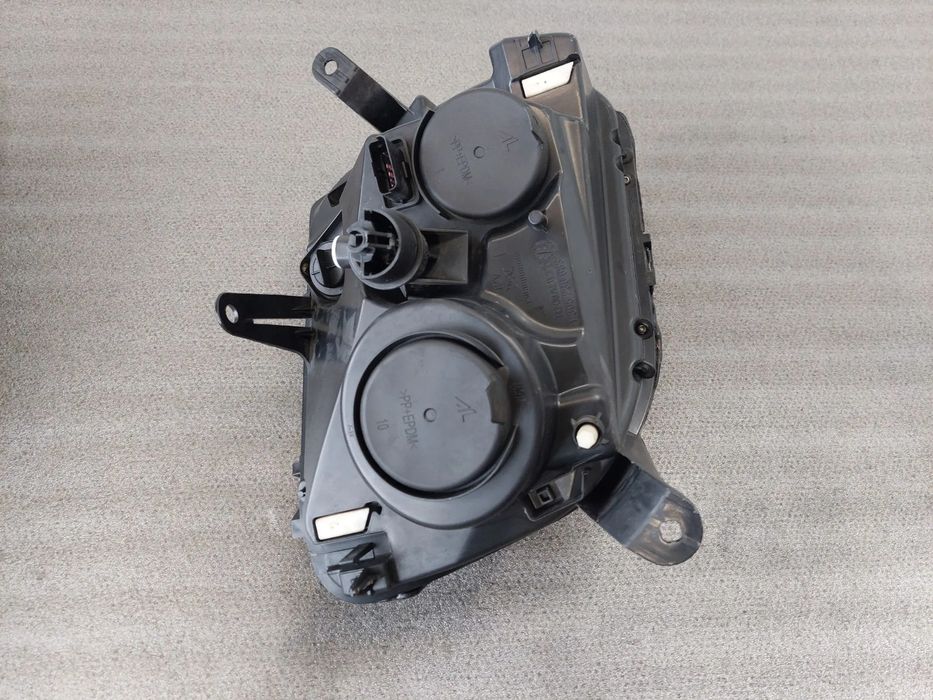 Ótica / farol esquerda DACIA Duster (HS_)