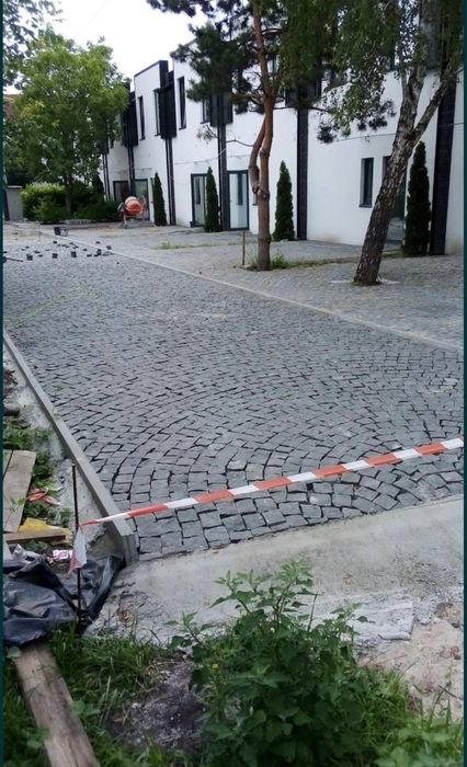 Укладання тротуарної плитки