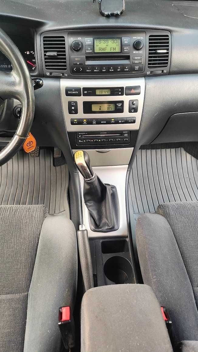 TOYOTA Corolla 2.0 D-4D Base 2003r