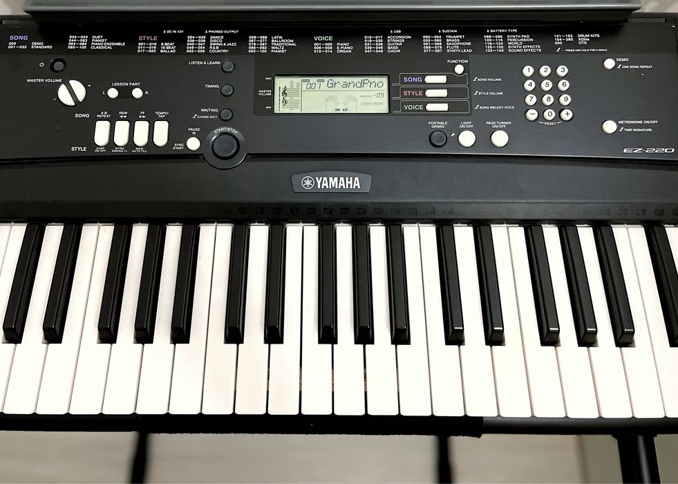 Синтезатор Yamaha EZ-220!!! Динамічна модель! Піаніно.