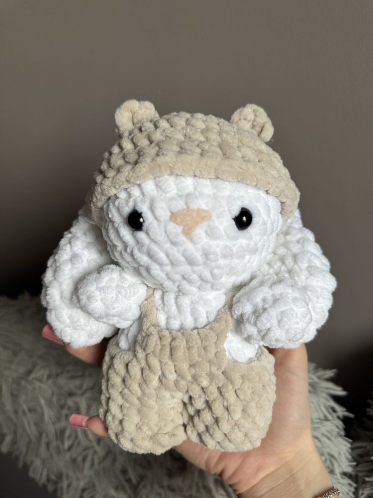 Króliczek, królik w ubranku robiony ręcznie na szydełku Handmade